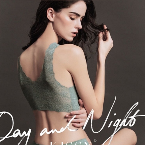 Kissy bralette set - Picture 2 of 7